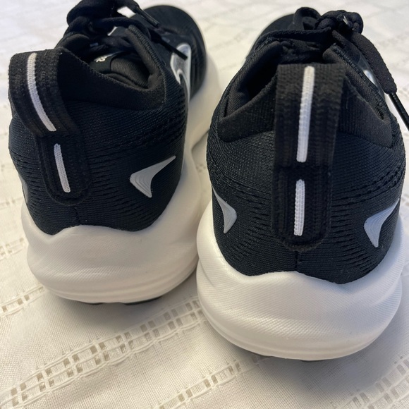 Brooks glycerin 22 running shoes - Picture 3 of 5